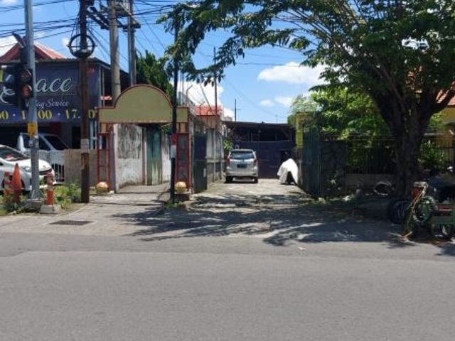 Dijual Rumah Mengahadap Timur Lokasi Strategis Di Jl. Tegalsari, Surabaya