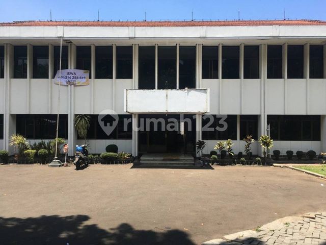 Gedung 2Lantai Siap Huni Cocok untuk Kantor, Bimbel, Lokasi Strategis, dkt univ Widyatama,  di cikutra , Sayap pahlawan