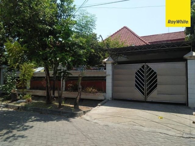 Dijual Rumah 1,5 lantai di Jalan Rinjani, Surabaya