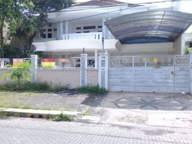 Rumah Besar Darmo Permai 3 Nol Jalan Dekat Pasar Modern