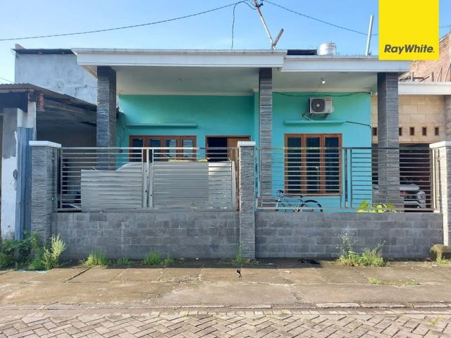 Dijual Rumah di Jalan Sekolahan, Surabaya Pusat