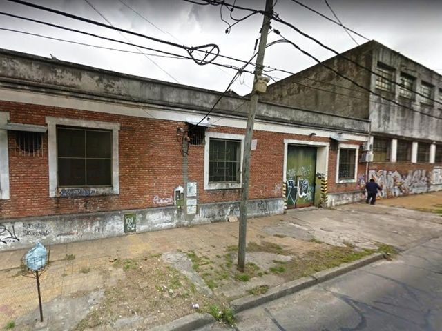 FABRICA/GALPONES EN 2 PLANTAS TODO EN HORMIGÓN SOBRE 5 LOTES DE 8,66 IDEAL LOGÍSTICA/SUPERMERCADO. OFICINAS. 2700 M2