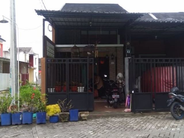 DIJUAL Rumah Bonus Furnish Kebomas Gresik