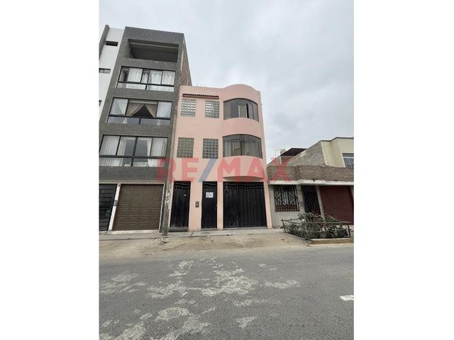 Venta Casa 3 Pisos, Productiva Frente A Upn San Isidro