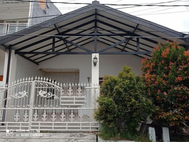 Rumah di Sutorejo Tengah Hadap timur