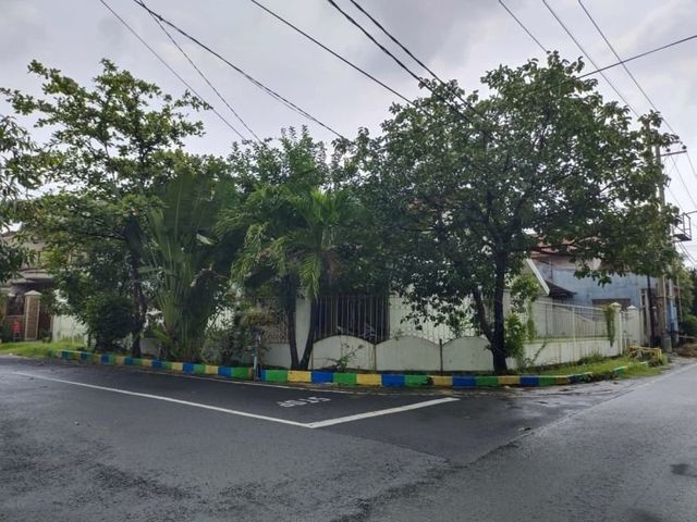 DIJUAL RUMAH HOOK/POJOK RUNGKUT ASRI
