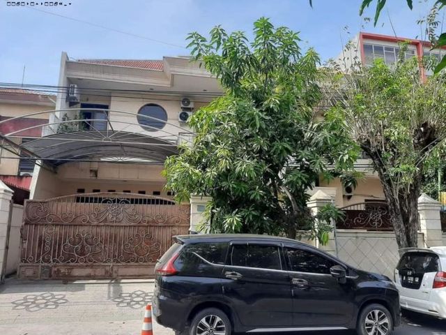Rumah di Pucang Adi