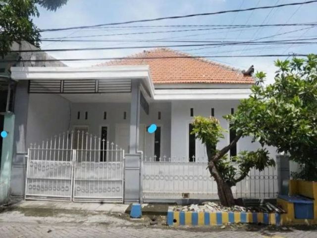 rumah di Karang empat, Strategis