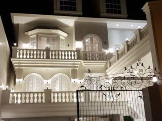 Rumah super mewah & elegan di villa royal pakuwon city Surabaya