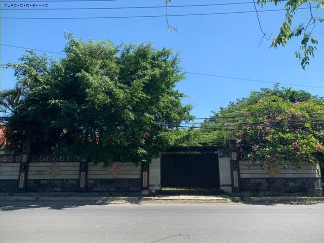 Rumah Dharmahusada Utara, Strategis