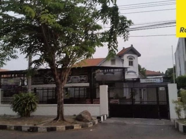 Dijual Rumah Bangunan 2 Lantai Lokasi Jl. Anjasmoro, Surabaya