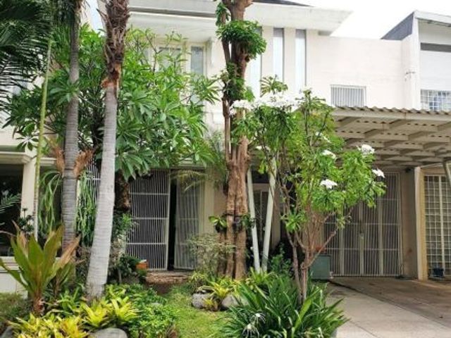 Rumah Moderen dan Strategis di Bahama Palm Beach Surabaya