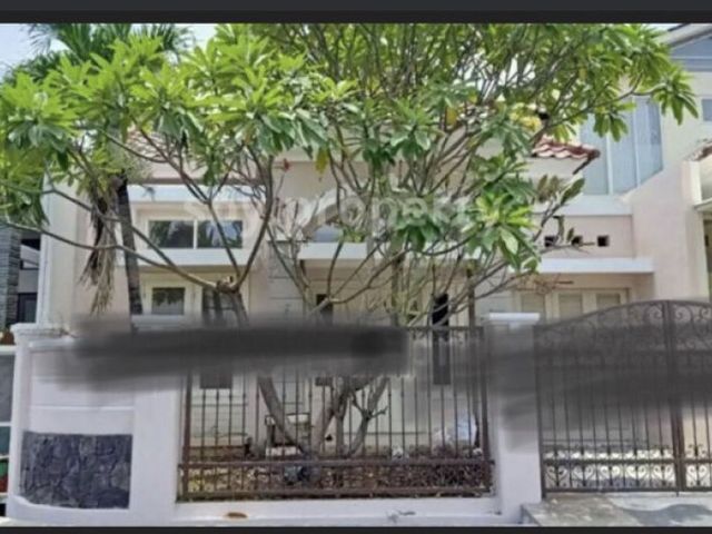Rumah luxury One gate di Central Park a Yani sby