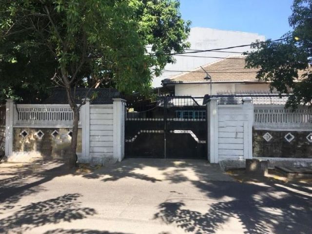 Rumah di Jl Kawi, Hadap Barat Utara