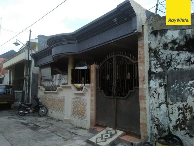 Rumah Dijual di Jalan Donokerto, Surabaya