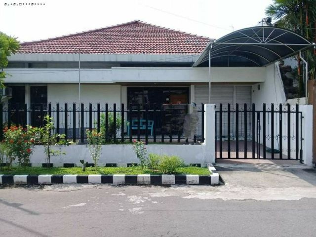 Rumah Dharmahusada indah timur Sebrang GM 2