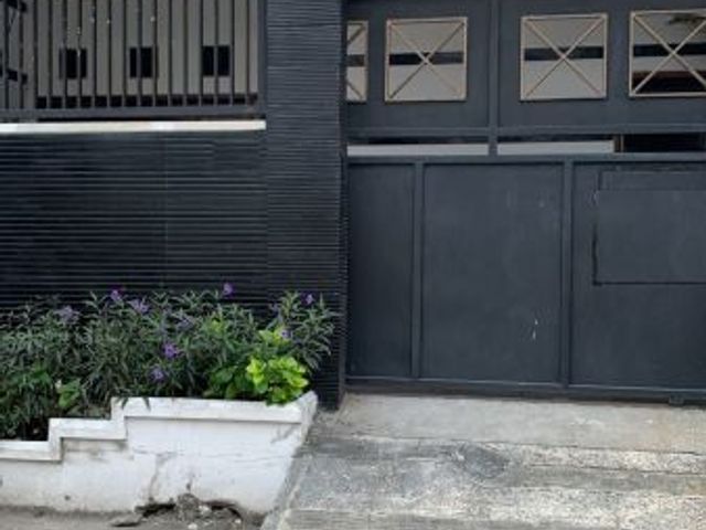 Rumah disewakan Petemon Surabaya Barat