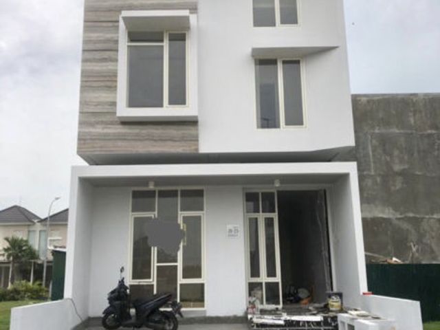 Rumah new gress di suvadiva Pakuwon City sby