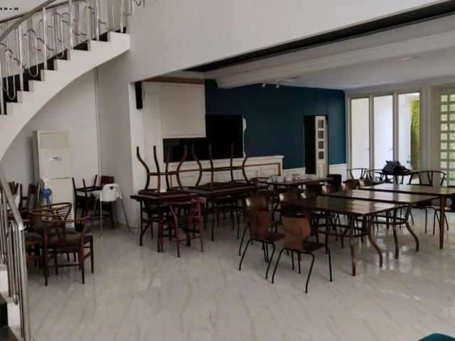 Ex restoran Jalan jemursari Nol jalan Hadap barat