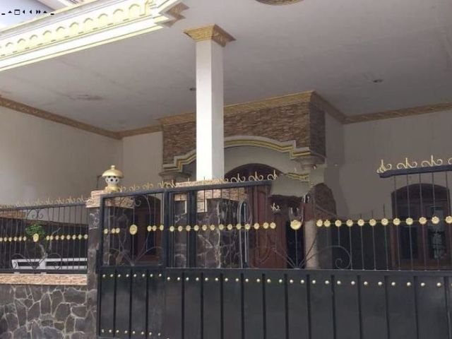 Rumah siap huni di Taman Paris komplek Puri Surya Jaya sidoarjo