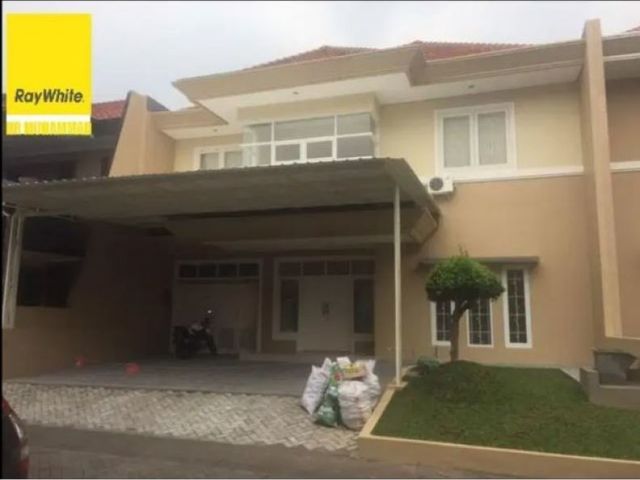 Disewakan Rumah didaerah Puri Sentra Raya, Citraland, dekat G-Walk dng spek