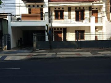 Rumah Disewakan Perak Timur Surabaya LL