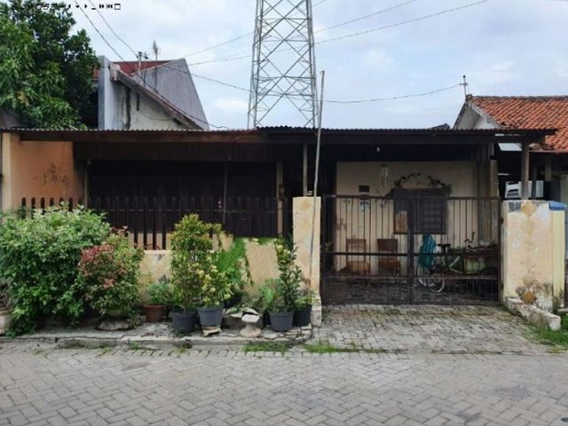 Rumah Mojoarum STRATEGIS Row 3 mobil