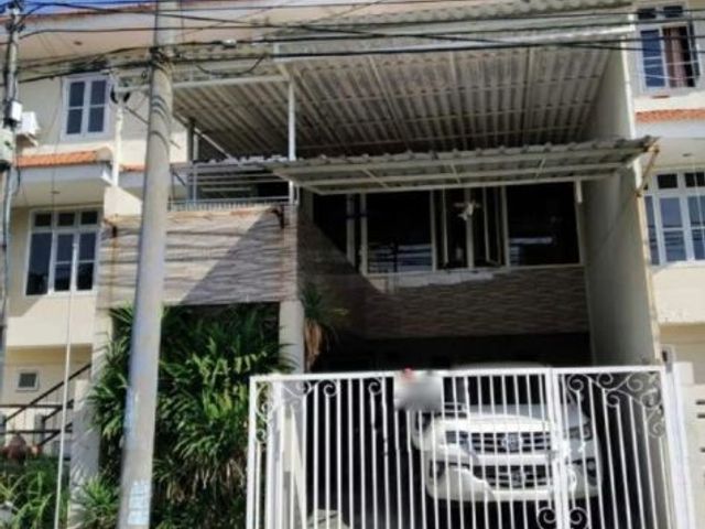 rumah di Nginden Intan Timur, Furnish Listrik token 5500 watt