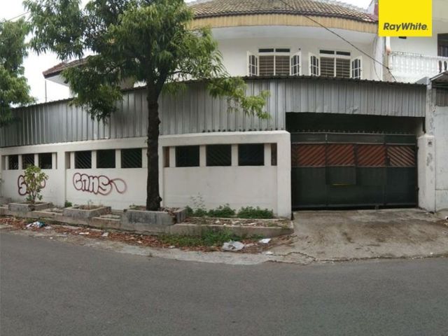 Disewakan Rumah Besar di Jl. Pakis Tirtosari Surabaya
