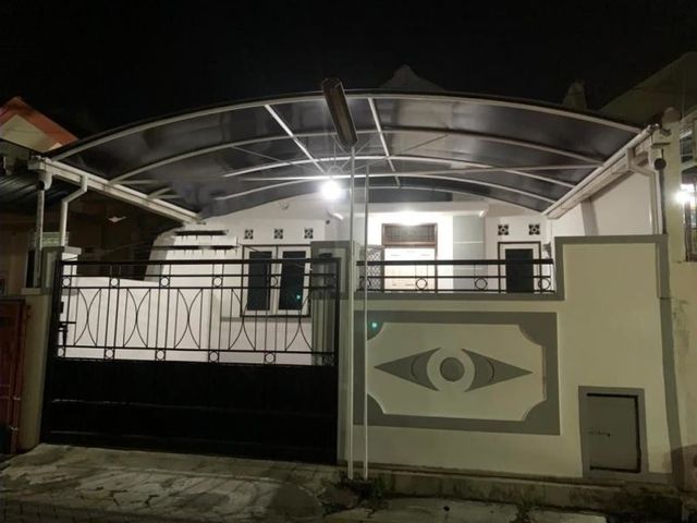 Rumah Asri Lebak Indah Regency Kenjeran