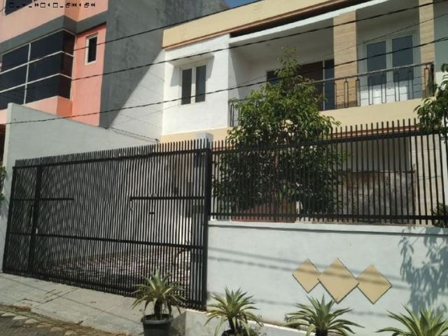 Rumah Rangkah, Carport 2 Mobil, Hadap Utara