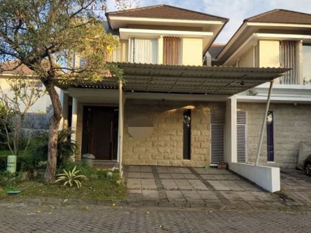 Di jual rumah green hill citraland surabaya