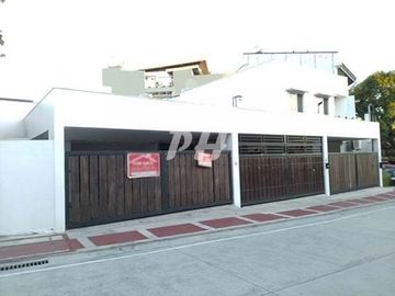 Affordable Townhouse For Sale In Teachers Village Q.C near Elliptical Road PH1120