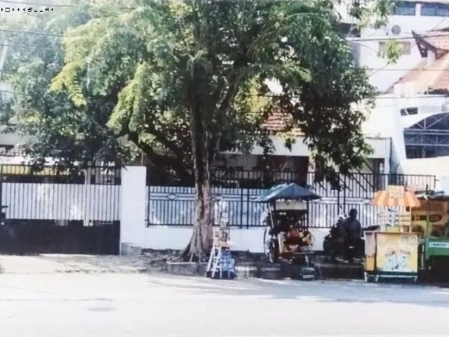 Rumah raya karang menjangan Hadap barat Pln 3500w