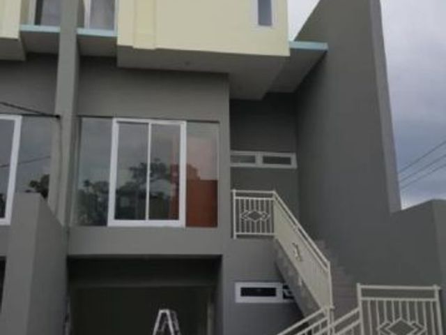 Rumah di Jln semolowaru selatan, lokasi strategis-umsse