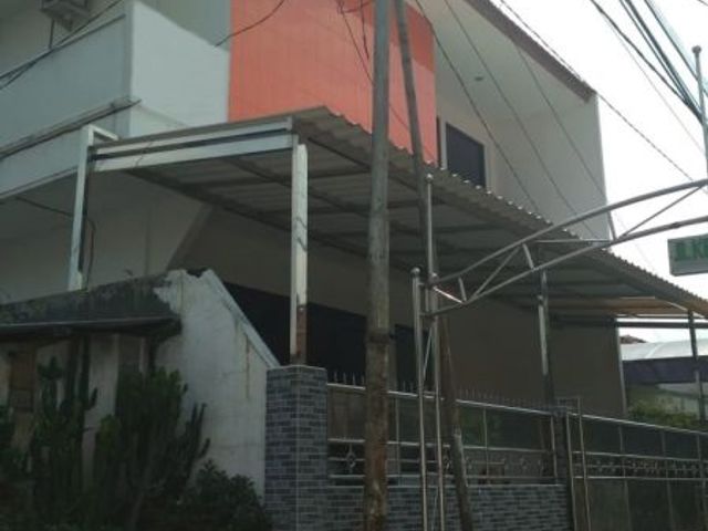 Dijual Rumah 3 lantai di Jalan Pasar Kembang, Surabaya Pusat