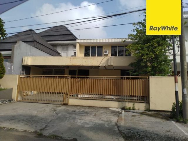 Disewakan Rumah 2 lt di Jalan Sambas, Surabaya Pusat