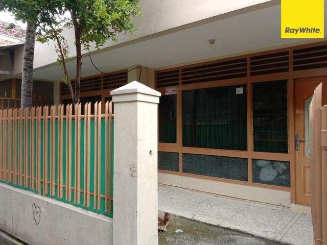 Dijual & Disewakan Rumah Dengan 6 Kamar Di Jl. Wonorejo , Surabaya