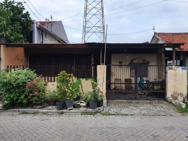 Rumah Mojoarum STRATEGIS Row 3 mobil