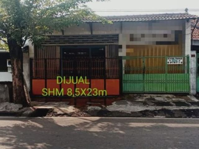 Rumah di Jl. Raya Simokerto Strategis Siap Huni hadap utara
