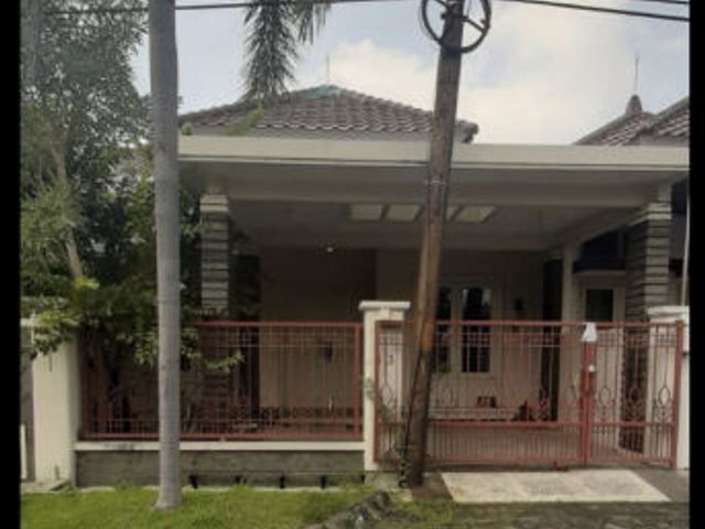Dijual rumah kawasan elit di Central park A Yani sby