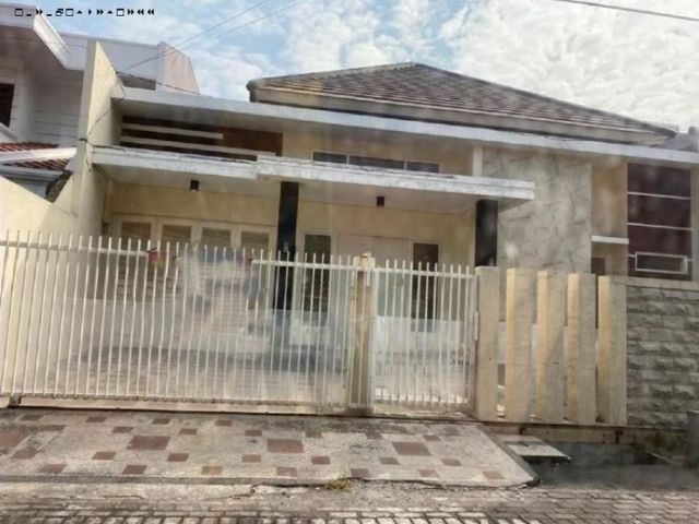 Rumah Manyar Tirtoasri after renov Hadap Selatan Row jalan lebar