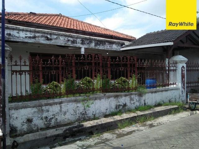 Dijual Rumah dengan 3 Kamar di Jl. Simo Katrungan Surabaya