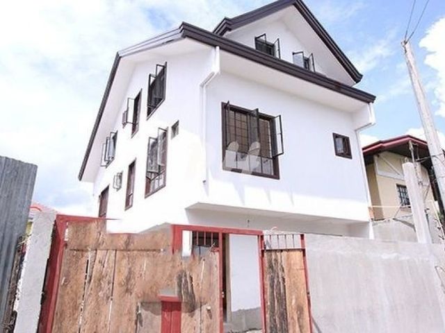 PH815 Rush Sale House and Lot for Sale in Pasig Near Mercede