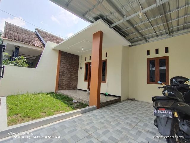 Dijual.rumah baru colomadu