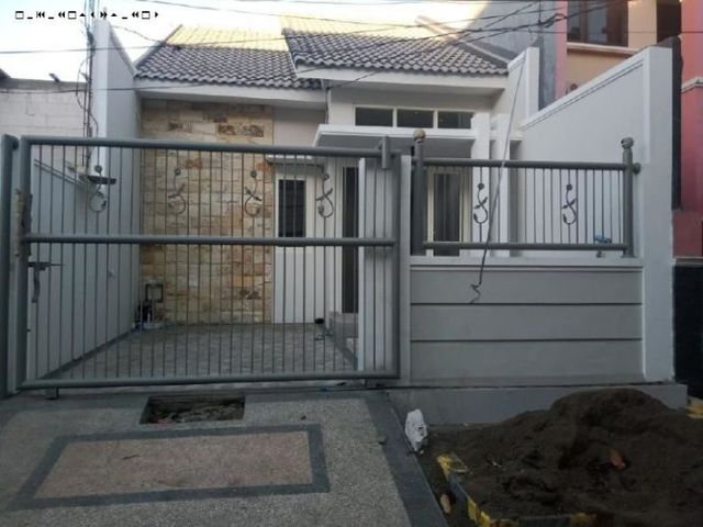 Rumah Gununganyar Emas, New Minimalis, Carport 1, Row 3 mobil