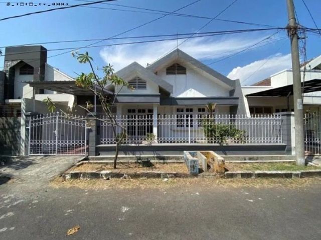 Rumah Dharmahusada Indah Utara STRATEGIS