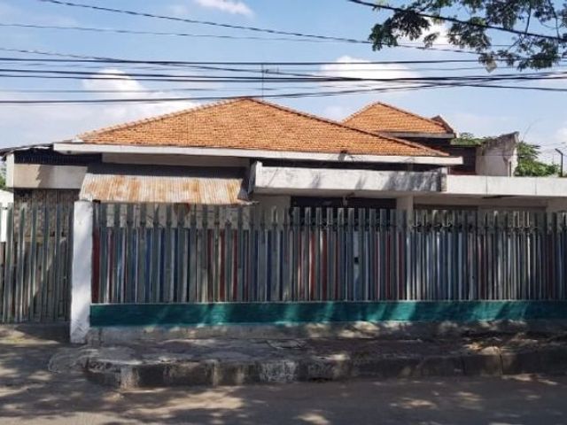 Rumah utk kantor Samratulangi Strategis Umsse