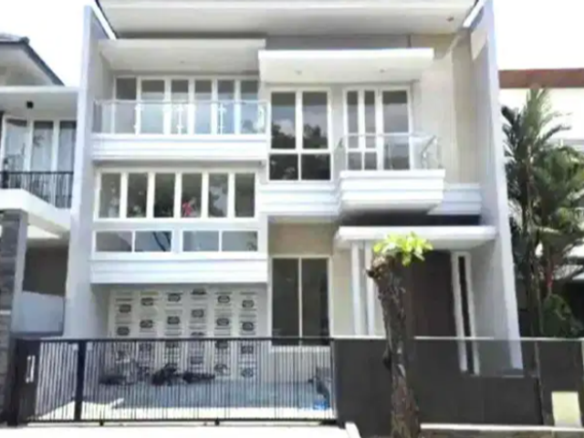 Rumah Split Level di San Antonio Pakuwon City Surabaya
