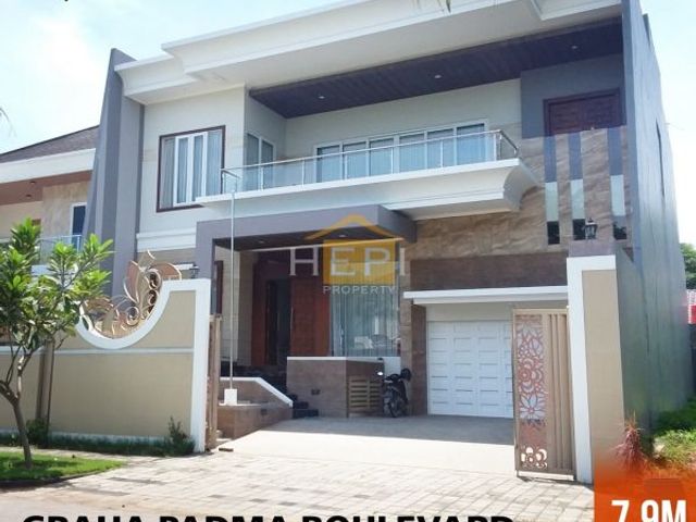 Di jual rumah mewah dua lantai graha Padma
